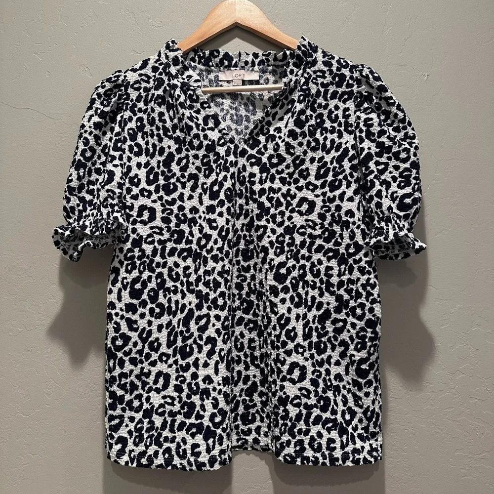 Loft Leopard Print Short Puff‎ Sleeve Blouse Top Size Small